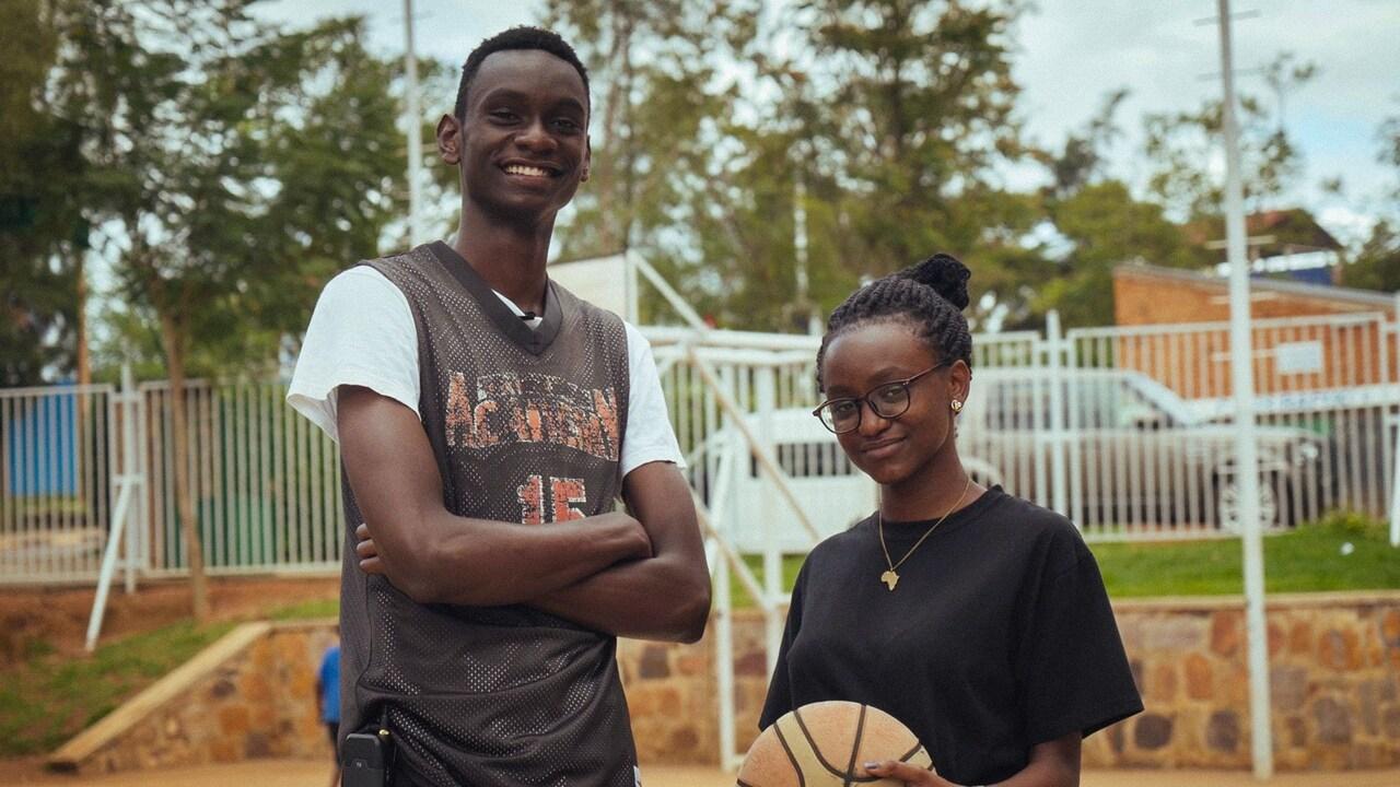 Giovani e ruandesi: un'altra immagine del Ruanda