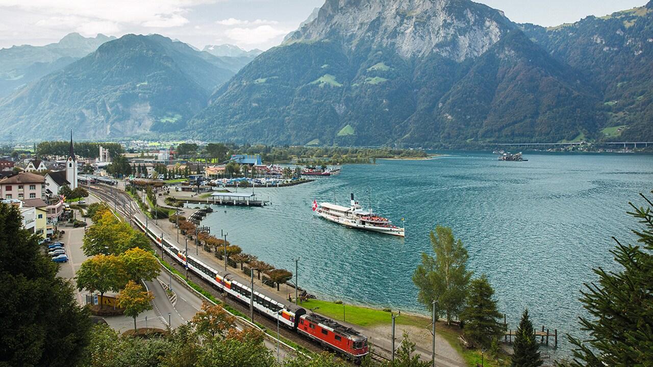 Sul Gotthard Panorama Express dal Lago dei Quattro Cantoni al Ticino